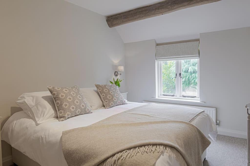 East Barn Cottage - Refurbished Barn Conversion! Weston Subedge Экстерьер фото