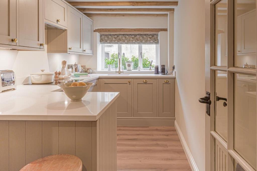 East Barn Cottage - Refurbished Barn Conversion! Weston Subedge Экстерьер фото