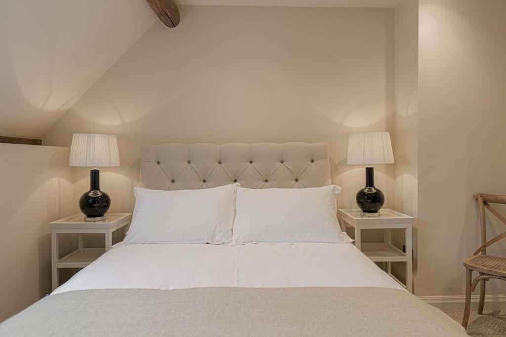 East Barn Cottage - Refurbished Barn Conversion! Weston Subedge Экстерьер фото